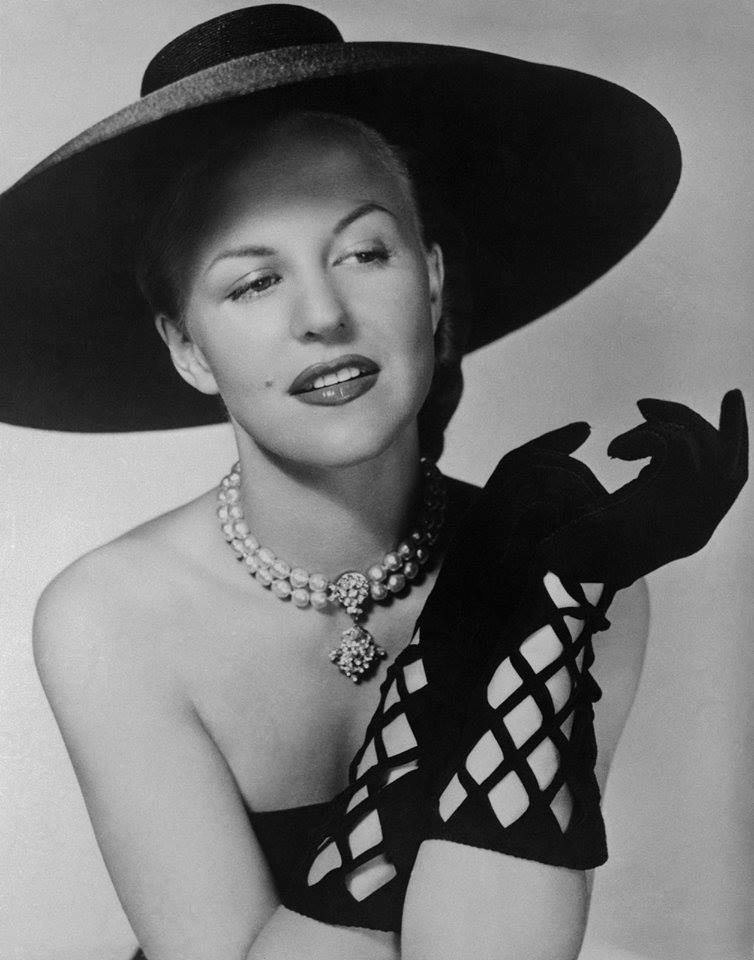 January 21, 2002 -  Peggy Lee  died of complications from diabetes and a heart attack