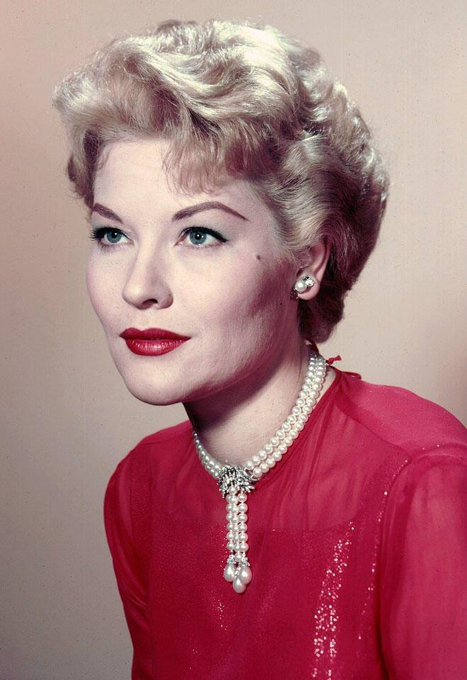 January 1, 2013 - Singer Patti Page died in California at age 85